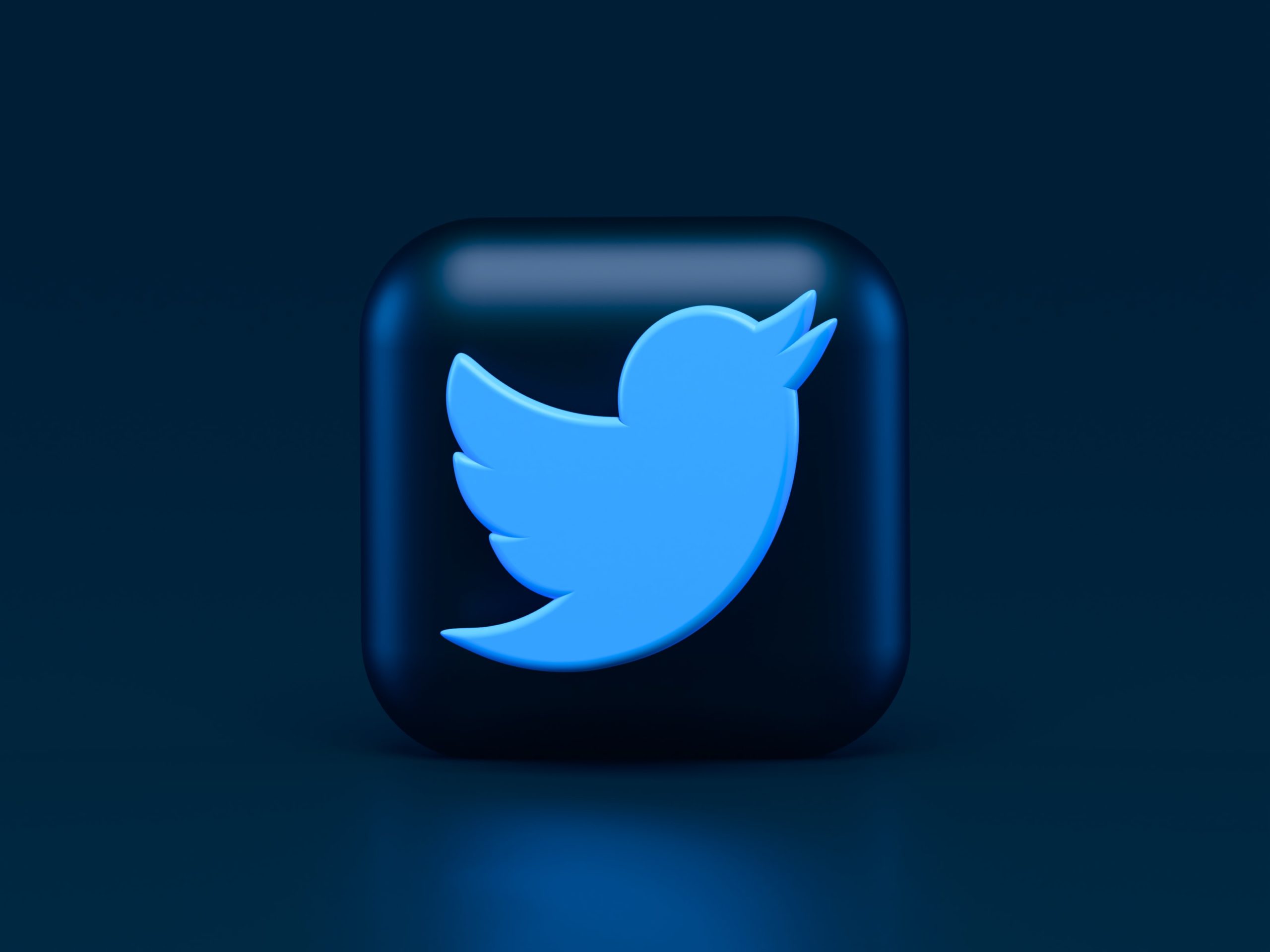 Twitterの戦略から読み取るSNS戦国時代がまだまだ続く理由